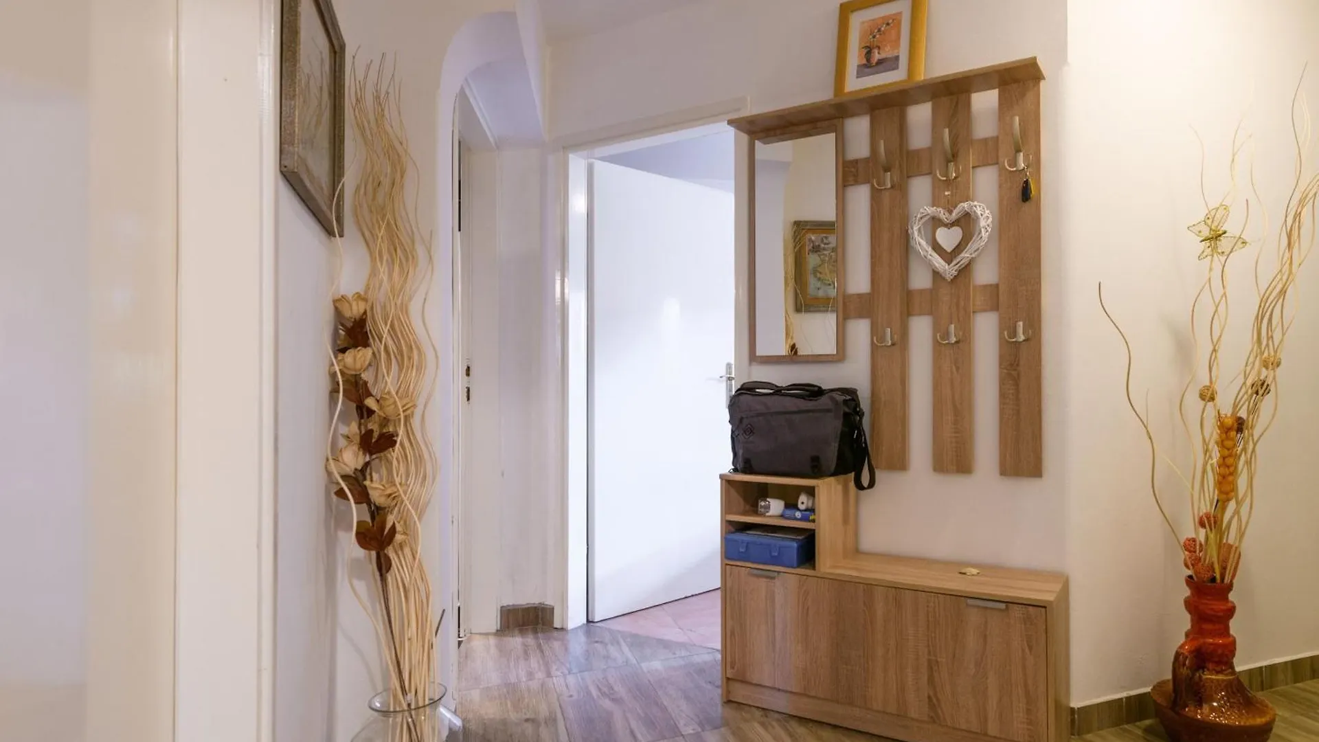 Wunderschoenes Ferienhaus In Pomer Mit Garten Póla